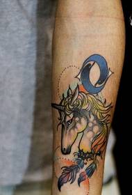 ʻO ka nānā aku i ke kiʻi ʻoniʻoni kūlohelohe maikaʻi e nānā aku i ke kiʻi ʻoniʻoni unicorn tattoo kiʻi