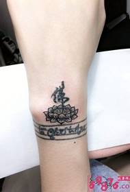 Gambar tato lengan lotus buddha