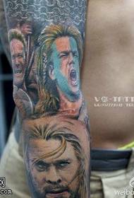 Modello di tatuaggio colorato fan pazzi