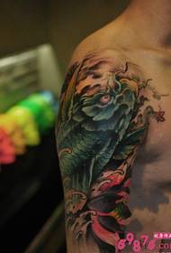 Imagen de tatuaje de brazo dominante de calamar tradicional