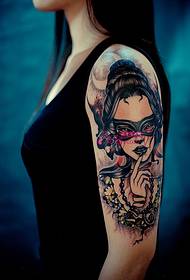 Immagini alternative del tatuaggio del braccio di bellezza mascherato