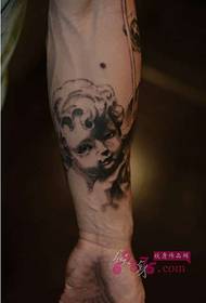 I-European and American sculpture angel baby arm tattoo izithombe