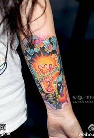 Cool knap prachtig gloeilamp tattoo-patroon