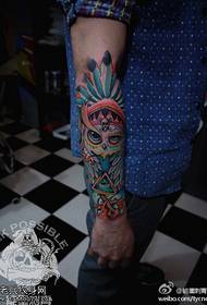 Χρώμα βραχίονα θεού ματιών κουκουβάγια μοτίβο τατουάζ