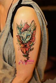 Foto tatuaggio braccio di gatto elfo