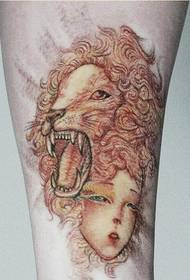 Мода личность рука красавица и картины татуировки животных