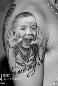 Pola tato bocah nakal sing lucu