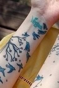 Immagine del modello del tatuaggio dell'estratto dell'armonia di modo del braccio