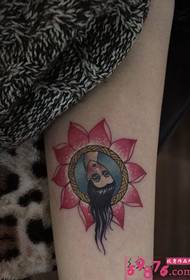 Delikat Lotus Head Portrait Arm Tattoo Bild