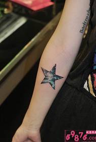 Tähteä, tähti, käsivarsi tatuointi kuva
