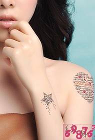 Gražus rankos žvaigždės tatuiruotės paveikslėlis