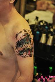 Kolorowy awatar lamparta dominujący obraz tatuażu na ramieniu