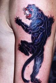 Immagine del tatuaggio del braccio della pantera prepotente