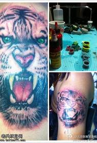 ຮູບແບບ Tattoo Tiger ເດັ່ນໃນການປົກຄອງ