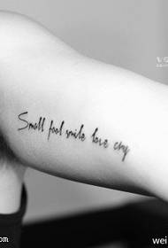 Bel modello di tatuaggio inglese