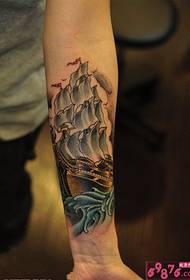 Arm seilen en seilen tatoeage ôfbyldings
