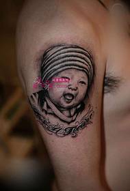 Jaukas mazuļa portreta rokas tetovējuma attēls