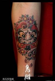 Lega japana ventotombina tatuado