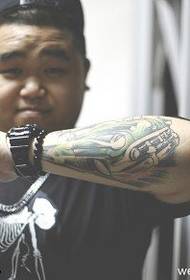 Mtindo mzuri wa tattoo ya gari nzuri
