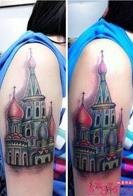 Arm dealbh tatù caisteal brèagha