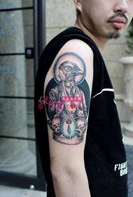 Creative cool Vugel Herr Arm Tattoo Bild