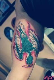 Immagine tatuaggio braccio totem fenicottero