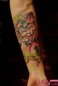Immagine del modello del tatuaggio della cometa del braccio della personalità creativa