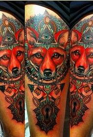 Мода слика за личност боја лисица тетоважа шема на сликата