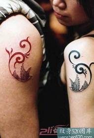 Tatuaggio di coppia colomba volante colomba sangue