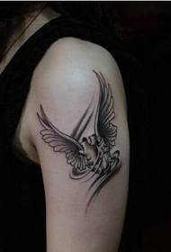 Msako mtindo mtindo mzuri wa tattoo mrengo wa kufurahiya