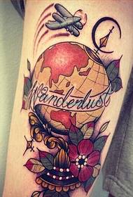 Immagine del modello del tatuaggio del globo di modo del braccio di personalità