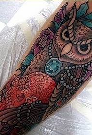 მოდის მკლავის პიროვნების ფერი owl tattoo ნიმუშის სურათი