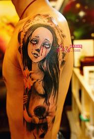 Апстрактна уметност крвави солзи слики од тетоважа на женски раце