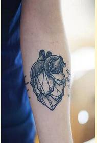 Bella immagine del modello del tatuaggio del cuore di personalità del braccio di modo