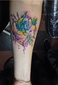 Móda ženskej ruky krásne farebné ruže tetovanie vzor obrázok