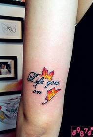 Iningles ug Maple Leaf Nindot nga Litrato sa Litrato sa Tattoo