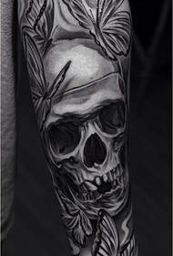 Personalitate braț model de tatuaj craniu alb-negru
