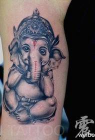 Arm svart grå elefant tatoveringsmønster