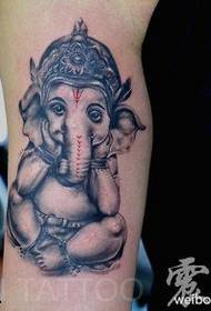 Modeli i tatuazhit elefant të zi gri të zi