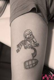 Tatuatge de braç creatiu espaceman en blanc i negre