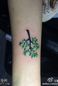 Рука цвет дерева татуировки