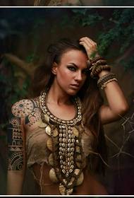 Güzellik yaratıcı retro totem kol dövme resimleri
