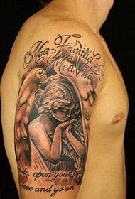 Tatuaje de anxo persoal no brazo