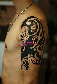 Retro yaratıcı totem kol dövme resmi