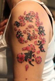 Patrón de tatuaje de flor de cerezo sánscrito de brazo grande