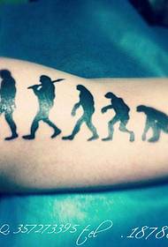 Osebna evolucijska kamnita tetovaža na roki