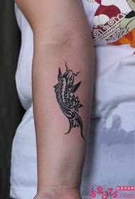 Слика тотем риба руку тетоважа
