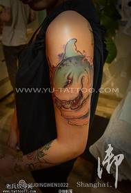 Arm umunthu mtundu shark tattoo