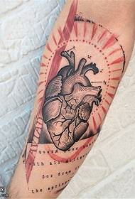 Рука колір серця татуювання візерунок