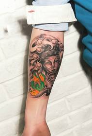 Immagine del Buddha immagine del tatuaggio del braccio di loto